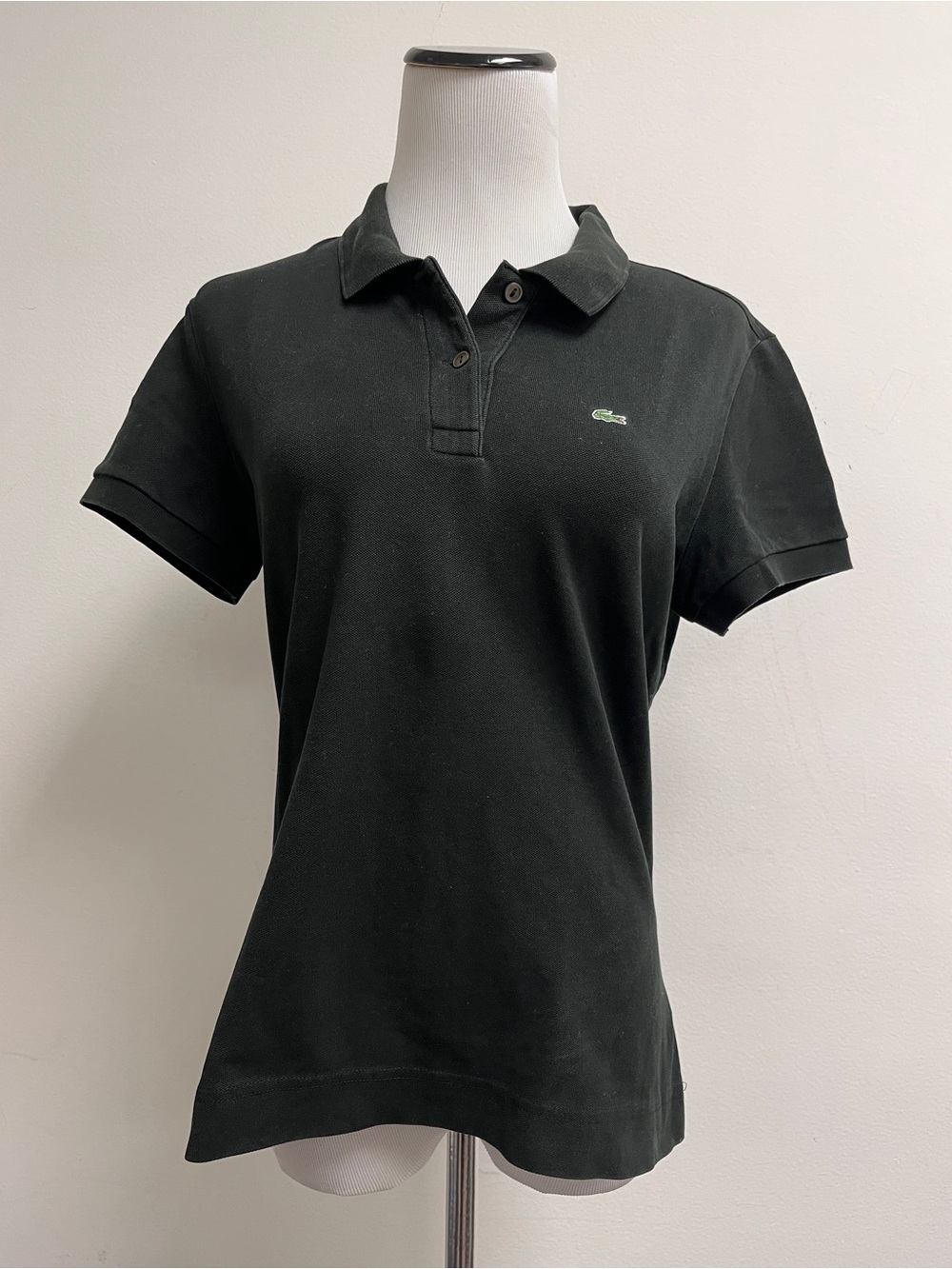 Lacoste Black Tee with Green & Red Crocodile Emblem short sleeve 46
